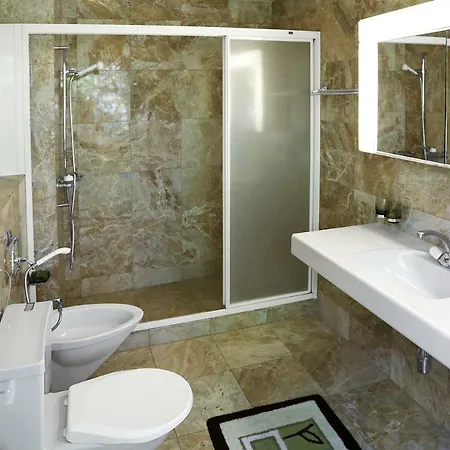 公寓 Appt Central 3 Bedroom, 2 Bath & 1 Separate Toilet